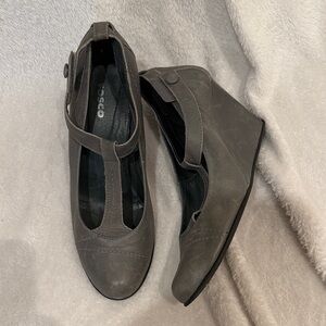 Stylish Gray Wedge Heels by